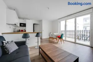 Image of Élégance en Banlieue Parisienne