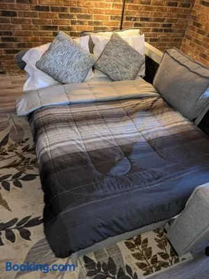 Image of Willow Way: Cozy Retreat