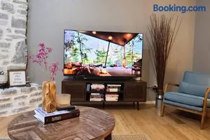 Image of Centrally located in Rogers and Bentonville! -Private Rooms