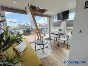 Image of Tiny lake houses near the beach and centre by Weltevreden Experience