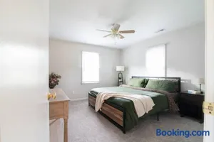 Image of Near Historic Downtown Apex, Sleeps 8, King Bed