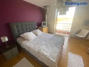 Image of Chambre avec salle de bain privée dans maison