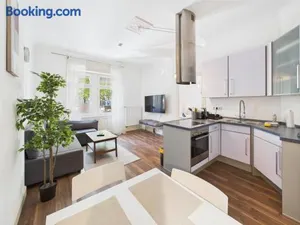 Image of Zentrales Apartment im Westend I Küche I Balkon I für bis zu 4 Personen