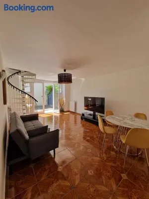 Image of 3 cosy bedrooms shared house with 4 beds near Paris
