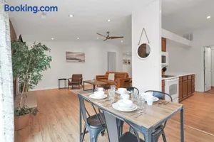 Image of The Spacious Hilliard House