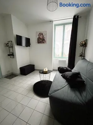 Image of Au 15 - Charmant Studio hyper centre