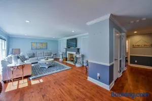 Image of Sherwood House