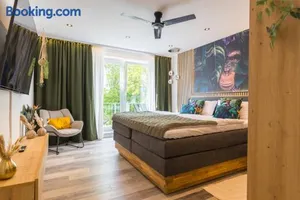 Image of Tropengeflüster Penthouse in Hof, Whirlpool, Balkon, Webergrill, Digital Checkin, Parkplatz, Wlan330Mbit