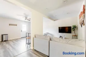 Image of Beautiful spacious guest home