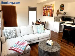 Image of Luxury Holiday Unit 8min walk to Town Center with Boat Parking
