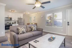 Image of Hillside Cove - Plank Suite
