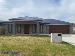 Image of Entire 4 bedroom home on Connolly in Bathurst