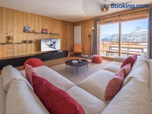 Image of Ski-in/Ski-out à l'Alpe d'Huez: Appartement 130m² avec Piscine, Sauna et Hammam - FR-1-645-21