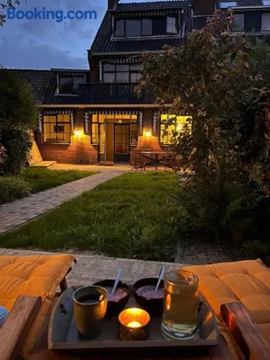 Image of Luxury home in quiet neighbourhood near beach