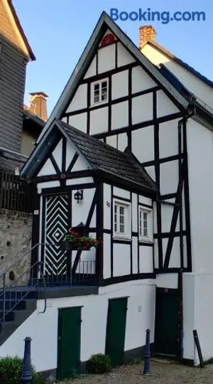 Image of 300 Jahre altes Haus in der historischen Altstadt