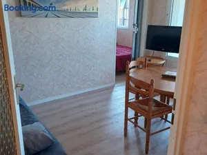 Image of 2 pièces avec balcon à 2 pas de la plage - FR-1-712-4