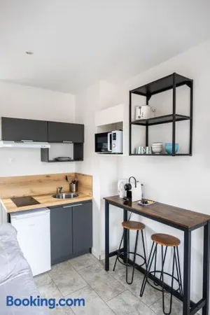 Image of Studio cosy, calme avec cour extérieure, 2e étage