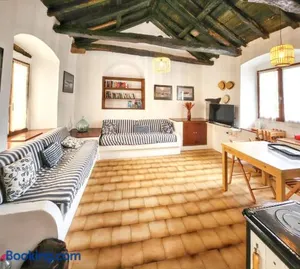 Image of Maison confortable à Rogliano avec terrasse et jardin