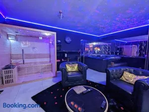 Image of La Gold Room Jacuzzi & Sauna privé