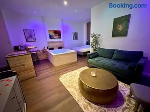 Image of Colline, La suite cinéma spa privée