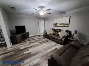 Image of Vermilion House