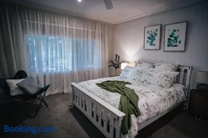 Image of Red Tail Retreat