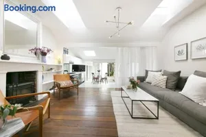Image of Paddington Garden Cottage with fast Wifi