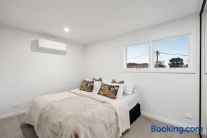 Image of Modern Stylish Home - Walk to Beach