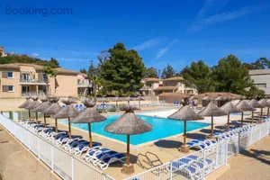 Image of Plages de sable fin, piscine, hammam, tennis LESCLESDENICOLE