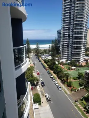 Image of Surfers Ocean View. Large Fridge, Washing Machine, WIFI