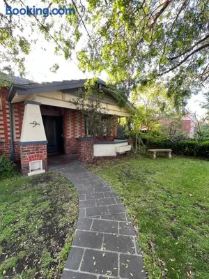 Image of Spacious Private Rooms in Mckinnon 3 min to Train Station, Cafes and close to Monash Uni