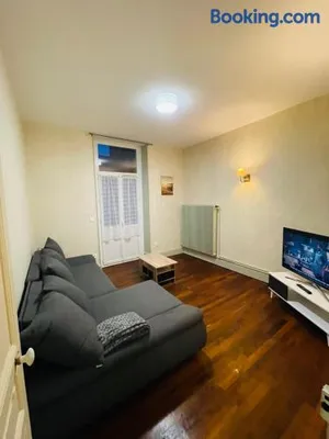 Image of Appartement proche de la ville et du parc du Truchet