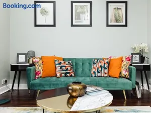 Image of Beautiful apartment in Guildford with parking