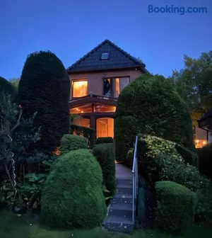 Image of Gartenblick-Oase: Obergeschosswohnung in Hamburg