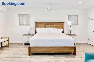 Image of 1008 King Suite, 1st Floor Serenity