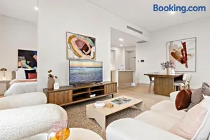 Image of 3 Bedroom Apartment over looking Newcastle