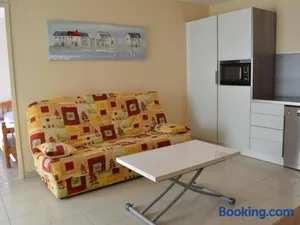 Image of Appartement climatisé 3 pièces, 6 couchages, proche plage et centre, garage inclus - FR-1-250-61