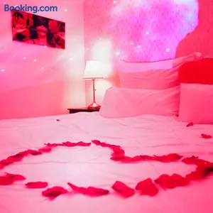 Image of Dream Room avec Jacuzzi, Sauna, Table de massage et Lit à eau