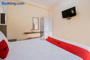 Image of RedDoorz at Omahku Guest House Batu