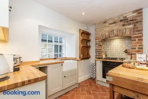 Image of Oxfordshire Living - The Bowler Hat Cottage - Woodstock