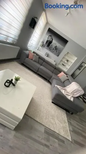 Image of Next2Airport - Appartement House of Lions
