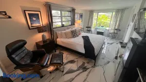Image of Paradise Gardens-Wilton Manors- Male only