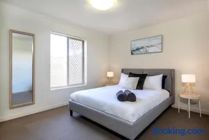 Image of Beachside Breakaway Glenelg South 200m to the Beach