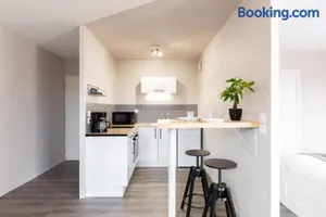 Image of Nice apartment Lille balcony + parking!