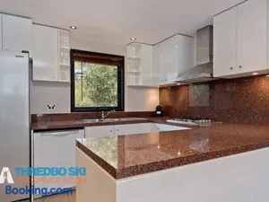 Image of Ironmongie 2