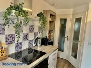 Image of le petit prince , jolie maisonnette terrasse Netflix parking privé jeux de société