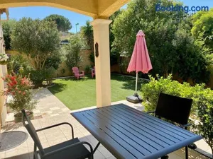 Image of Confort et Détente à Mèze: Villa avec Jardin, 3 Chambres, Climatisation et Wifi - FR-1-604-1