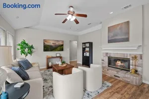 Image of Modern Home Close to It All in DFW Texas!