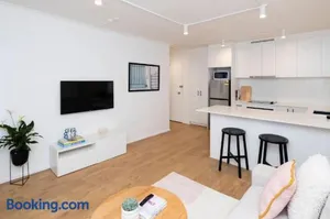 Image of Beachside bright unit - sleeps 4!