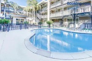 Image of LA Plaza Apartments